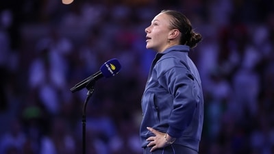 An emotional Anisimova was crestfallen after another slam final loss, but had kind words for her opponent. Despite the loss, she breaks through to number four in the rankings. a career-high. (Getty Images via AFP) An emotional Anisimova was crestfallen after another slam final loss, but had kind words for her opponent. Despite the loss, she breaks through to number four in the rankings. a career-high. (Getty Images via AFP)