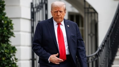 US President Donald Trump walks out of the South Portico of the White House before boarding Marine One in Washington, DC, US, on Sunday, Sept. 7, 2025. (Bloomberg) US President Donald Trump walks out of the South Portico of the White House before boarding Marine One in Washington, DC, US, on Sunday, Sept. 7, 2025. (Bloomberg)