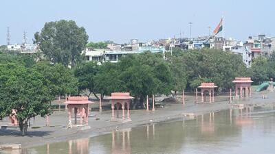 A view of Vasudev Ghat on Monday. (Arvind Yadav/HT) A view of Vasudev Ghat on Monday. (Arvind Yadav/HT)