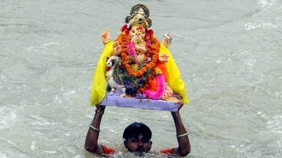 According to the Brihanmumbai Municipal Corporation, 1,97,114 Ganesh idols were immersed during the 11-day festival. (ANI) According to the Brihanmumbai Municipal Corporation, 1,97,114 Ganesh idols were immersed during the 11-day festival. (ANI)
