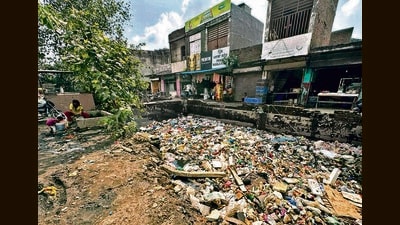 Garbage brought by the overflowing Budha Nullah in Dhoka Mohalla on Monday. (Gurpreet Singh/HT) Garbage brought by the overflowing Budha Nullah in Dhoka Mohalla on Monday. (Gurpreet Singh/HT)