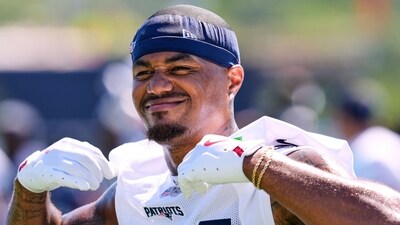 Kendrick Bourne flexes during a Patriots practice. (AP) Kendrick Bourne flexes during a Patriots practice. (AP)