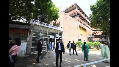 The high court holistic development plan envisages constructing multi-storey buildings to address the pressing space crunch. (HT)