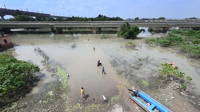 Tents have been set up on the Delhi-Meerut Expressway, near Mori Gate and in Mayur Vihar to temporarily accommodate displaced families. (Hindustan Times file photo) Tents have been set up on the Delhi-Meerut Expressway, near Mori Gate and in Mayur Vihar to temporarily accommodate displaced families. (Hindustan Times file photo)