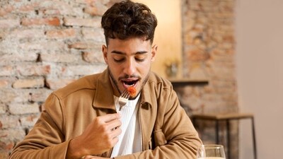 Check the signs to understand if you are overeating or not. (Shutterstock) Check the signs to understand if you are overeating or not. (Shutterstock)