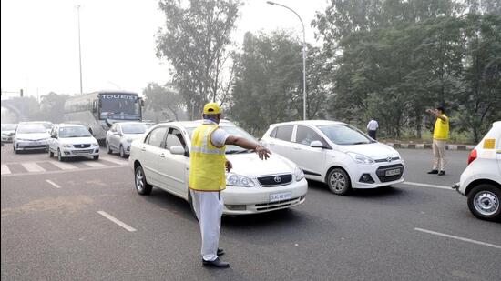 According to the Noida Traffic Police, “797 accidents took place in 2025 from January to August, in which 311 were killed and 585 sustained injuries. Similarly, in 2024, 714 accidents were reported, in which 304 died and 666 were injured.” (HT Archives)