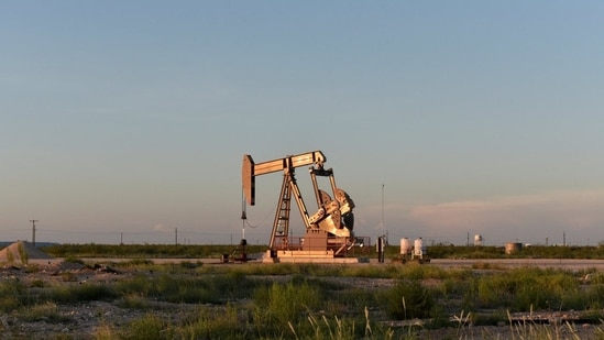 Oil Tycoons Bet Big on Trump. It’s Paying Off.