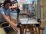 A viral clip showed a French vlogger’s experiment in China where his belongings remained safe after 30 minutes. A viral clip showed a French vlogger’s experiment in China where his belongings remained safe after 30 minutes.