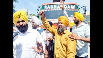 Aam Aadmi Party workers protest demanding release of detained MLA Mehraj Malik in Jammu on Tuesday. (ANI) Aam Aadmi Party workers protest demanding release of detained MLA Mehraj Malik in Jammu on Tuesday. (ANI)