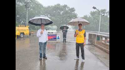 Civil defence volunteers were deployed at Sukhna Lake floodgates during recent rains and extended crucial support to the administration. (HT Photo) Civil defence volunteers were deployed at Sukhna Lake floodgates during recent rains and extended crucial support to the administration. (HT Photo)