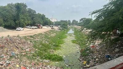 In June, officials found the Pitampura-Shalimar Bagh section of the canal filled with garbage, debris, waste and run-off drainage wastewater. (HT) In June, officials found the Pitampura-Shalimar Bagh section of the canal filled with garbage, debris, waste and run-off drainage wastewater. (HT)