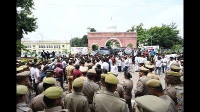Protestors had alleged that the university conducted unauthorised LLB admissions and disregarded clear restrictions from the Bar Council of India. (HT File) Protestors had alleged that the university conducted unauthorised LLB admissions and disregarded clear restrictions from the Bar Council of India. (HT File)