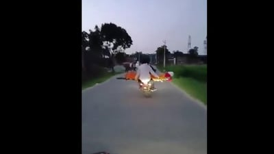 The video capturing the incident quickly went viral on social media, drawing significant attention and prompting debates across various platforms. (X/Akhilesh Yadav) The video capturing the incident quickly went viral on social media, drawing significant attention and prompting debates across various platforms. (X/Akhilesh Yadav)