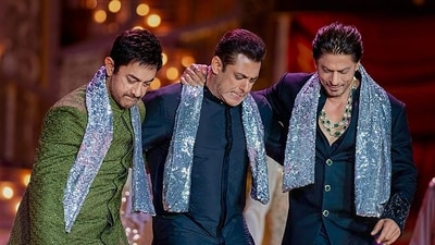Aamir Khan, Salman Khan and Shah Rukh Khan dancing together.