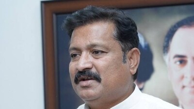 "Between October 1 and October 15, 2024, as many as 11,667 fake voters were registered online in the Rajura constituency," Londhe claimed (Facebook/ Atul Londhe) "Between October 1 and October 15, 2024, as many as 11,667 fake voters were registered online in the Rajura constituency," Londhe claimed (Facebook/ Atul Londhe)