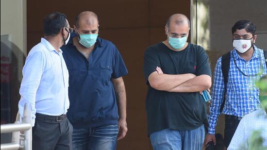 Mumbai, India - April 27, 2020: DHFL Promoters Kapil and Dheeraj Wadhawan accused in Yes bank fraud cases, have been taken into CBI Custody and has been produced in session court from CBI Headquarter BKC Bandra in Mumbai, India, on Monday, April 27, 2020. (Photo by Vijayanand Gupta/Hindustan Times) (Vijayanand Gupta/HT Photo)