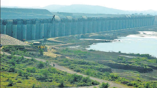 The Gosekhurd Irrigation Project in Maharashtra - Gosekhurd Dam coming up on the Wainganga river - Gosikhurd Irrigation Project