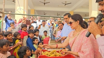 BJP MP Hema Malini at Shelter Homes opened in flood affected areas of Mathura (HT Photo) BJP MP Hema Malini at Shelter Homes opened in flood affected areas of Mathura (HT Photo)