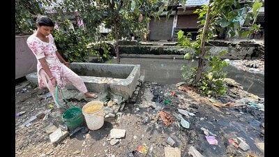 Dhoka Mohalla streets are covered with garbage and filth left by the overflowing Buddha Nullah in Ludhiana on Wednesday. (Gurpreet Singh/HT) Dhoka Mohalla streets are covered with garbage and filth left by the overflowing Buddha Nullah in Ludhiana on Wednesday. (Gurpreet Singh/HT)