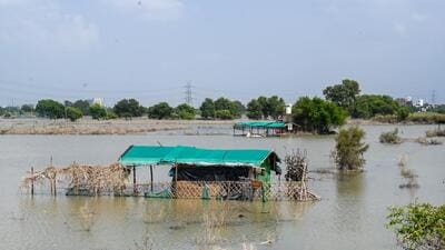 Heavy monsoon rains across northern India had caused the Yamuna to swell beyond the danger mark, inundating low-lying areas along the river and other vulnerable pockets of the city. (HT Photo) Heavy monsoon rains across northern India had caused the Yamuna to swell beyond the danger mark, inundating low-lying areas along the river and other vulnerable pockets of the city. (HT Photo)