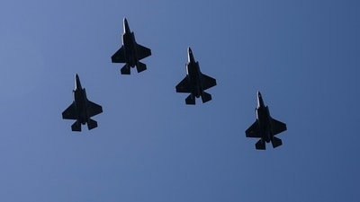 F-35 fighter aircrafts fly over the White House during Polish President Karol Nawrocki's visit in Washington, DC (AFP)