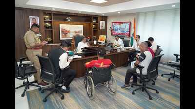 Punjab governor and UT administrator Gulab Chand Kataria interacting with residents during weekly Janta Darbar at the UT Secretariat on Wednesday. (HT Photo)