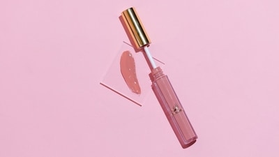 Best long-lasting lipsticks for you (Pexels) Best long-lasting lipsticks for you (Pexels)