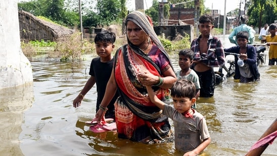 [Hindustan Times]Uttar Pradesh: Kanpur homes inundated as Ganga water level rises after heavy rainfall