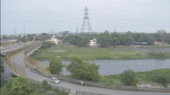 The UP officials also apprised the NGT that the total sewage generation in the river Hindon basin is about 943.63 MLD while 20 STPs with an installed capacity of 953.5 MLD have been installed, but these are currently utilising the capacity of 658.2 MLD. (Sakib Ali/HT Photos)