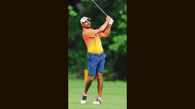 Gaganjeet Bhullar in action on Day 2 of the IGPL Invitational in Chandigarh. (HT Photo) Gaganjeet Bhullar in action on Day 2 of the IGPL Invitational in Chandigarh. (HT Photo)