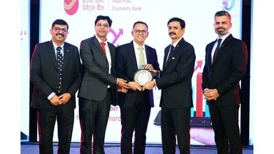 Axis Max Life & India Post Payments Bank partner to expand Life Insurance reach in Tier 3, 4 & Rural India Axis Max Life & India Post Payments Bank partner to expand Life Insurance reach in Tier 3, 4 & Rural India