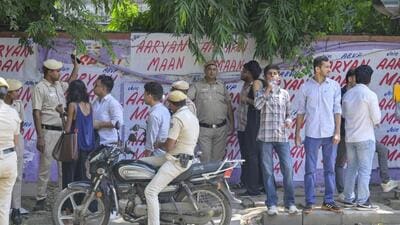 Police stepped up security as the list of candidates was finalised on Thursday. (RAJ K RAJ /HT PHOTO) Police stepped up security as the list of candidates was finalised on Thursday. (RAJ K RAJ /HT PHOTO)