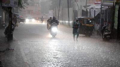 Pune, India - Nov. 10, 2023: Heavy rain at Sukhasagar Nagar in Pune, India, on Friday, November 10, 2023. (Photo by Rahul Raut/HT PHOTO) Pune, India - Nov. 10, 2023: Heavy rain at Sukhasagar Nagar in Pune, India, on Friday, November 10, 2023. (Photo by Rahul Raut/HT PHOTO)