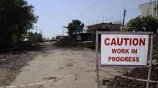 Traffic movement at Dive Ghat will remain closed on Friday between 11am and 2pm due to road widening work. ((PIC FOR REPRESENTATION))