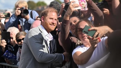 Britain's Prince Harry, Duke of Sussex poses for a selfie with well-wishers after a visit to Community Recording Studio in Nottingham, central England on September 9, 2025. Set up in 1991, the Community Recording Studio, based in St Anns, teaches film and video skills as well as music, giving youngsters access to professional equipment and key industry contacts, and musicians. (Photo by Paul Grover / POOL / AFP) (AFP) Britain's Prince Harry, Duke of Sussex poses for a selfie with well-wishers after a visit to Community Recording Studio in Nottingham, central England on September 9, 2025. Set up in 1991, the Community Recording Studio, based in St Anns, teaches film and video skills as well as music, giving youngsters access to professional equipment and key industry contacts, and musicians. (Photo by Paul Grover / POOL / AFP) (AFP)