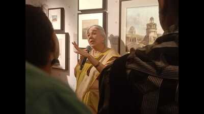 On Thursday, historian Swapna Liddle led a walk-through, guiding visitors through Delhi’s shifting forms. Another tour, with Giles Tillotson, DAG’s senior vice president, is scheduled for Sunday. (HT Photo) On Thursday, historian Swapna Liddle led a walk-through, guiding visitors through Delhi’s shifting forms. Another tour, with Giles Tillotson, DAG’s senior vice president, is scheduled for Sunday. (HT Photo)