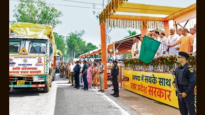 Uttar Pradesh CM Yogi Adityanath flags off relief material vehicles for Punjab, HP and Uttarakhand on September 8. Uttar Pradesh CM Yogi Adityanath flags off relief material vehicles for Punjab, HP and Uttarakhand on September 8.