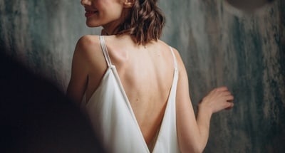 How to pick lingerie that works with backless, strapless and low-cut styles (Freepik) How to pick lingerie that works with backless, strapless and low-cut styles (Freepik)