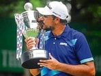 Bhullar took home a whopping cheque of <span class='webrupee'>₹</span>22.50 lakhs from the prize purse of <span class='webrupee'>₹</span>1.5 crore. (HT Photo) Bhullar took home a whopping cheque of <span class='webrupee'>₹</span>22.50 lakhs from the prize purse of <span class='webrupee'>₹</span>1.5 crore. (HT Photo)