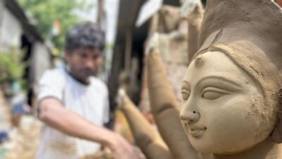 Artists working round the clock to finish the idols in time for the festivities. (Parveen Kumar/HT ) Artists working round the clock to finish the idols in time for the festivities. (Parveen Kumar/HT )