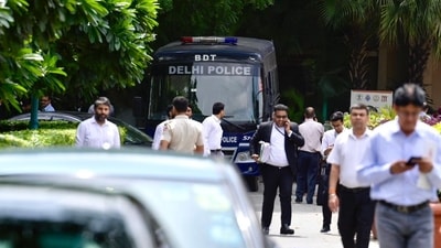 Earlier, a similar bomb threat was sent to the Delhi high court after which it was declared a hoax. (Raj K Raj/HT) Earlier, a similar bomb threat was sent to the Delhi high court after which it was declared a hoax. (Raj K Raj/HT)