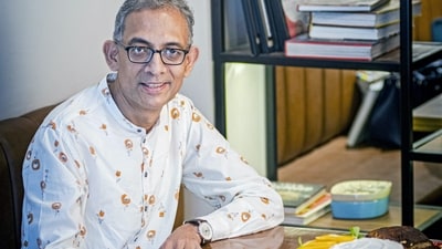 Abhijit Banerjee, winner of the 2019 Nobel Prize in Economics with wife Esther Duflo. (Mint) Abhijit Banerjee, winner of the 2019 Nobel Prize in Economics with wife Esther Duflo. (Mint)