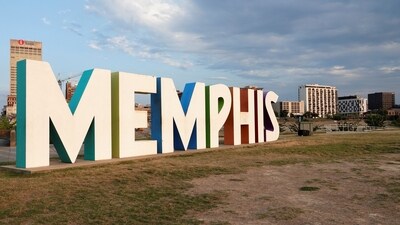 The Memphis sign at Mud Island Park stands with the Memphis skyline in the background, after U.S. President Donald Trump said the U.S. would deploy the National Guard to Memphis, Tennessee. (REUTERS)