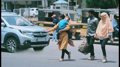 While the move improved the speed of straight-moving traffic, it left pedestrians at risk with no zebra crossings, signals or barricades. (MAHENDRA KOLHE/ HT) While the move improved the speed of straight-moving traffic, it left pedestrians at risk with no zebra crossings, signals or barricades. (MAHENDRA KOLHE/ HT)
