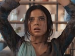 Ek Chatur Naar stars Divya Khossla in the lead role. Ek Chatur Naar stars Divya Khossla in the lead role.