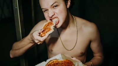 Eating with hands can actually be beneficial for your gut health and improves digestion. (Unsplash) Eating with hands can actually be beneficial for your gut health and improves digestion. (Unsplash)