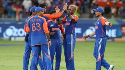 India players celebrate the wicket of Pakistan's Sahibzada Farhan, caught out by India's Hardik Pandya off the bowling of Kuldeep Yadav (REUTERS)