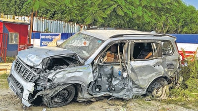 Mangled remains of the vehicle after the crash. (Parveen Kumar/HT Photo) Mangled remains of the vehicle after the crash. (Parveen Kumar/HT Photo)