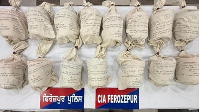 Punjab Police have thwarted a cross-border drug smuggling attempt in Ferozepur, seizing 15.7 kg of heroin. (HT ) Punjab Police have thwarted a cross-border drug smuggling attempt in Ferozepur, seizing 15.7 kg of heroin. (HT )