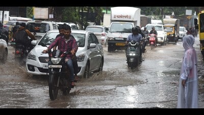 The downpour caused major disruptions as several parts of the city were waterlogged during peak traffic hours, and the fire department reported at least 10 incidents of tree felling between Sunday and Monday. (MAHENDRA KOLHE/HT PHOTO) The downpour caused major disruptions as several parts of the city were waterlogged during peak traffic hours, and the fire department reported at least 10 incidents of tree felling between Sunday and Monday. (MAHENDRA KOLHE/HT PHOTO)